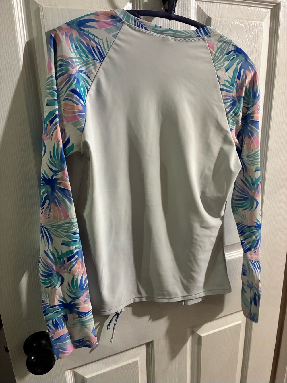 Raisins Junior’s Medium Zipper Swim Rash Guard - Picture 6 of 7